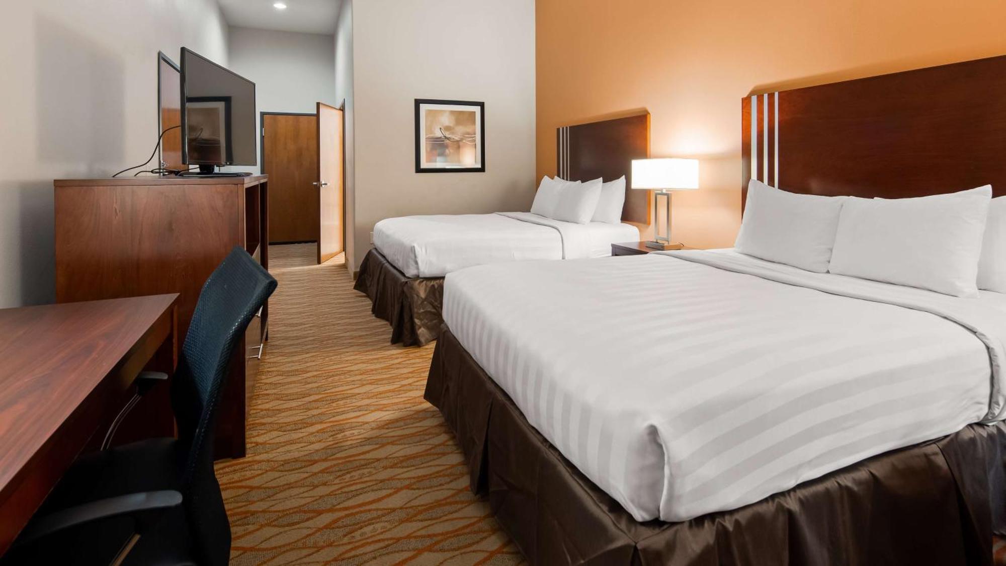 Best Western Plus Spring Inn & Suites Eksteriør billede